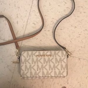 Bags - New Michael Kors Jet Set Travel Crossbody Bags - New Michael Kors Jet Set Travel Crossbody